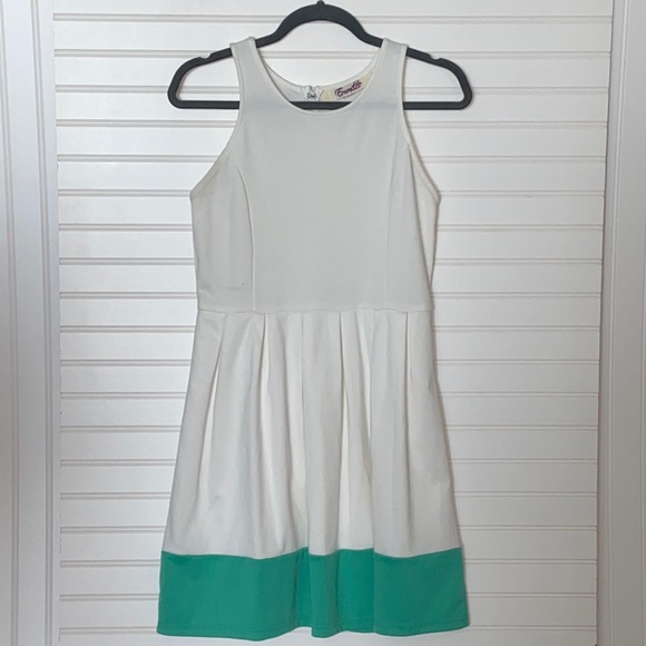 Emmelee Dresses & Skirts - Emmelle Sleeveless White Summer Dress